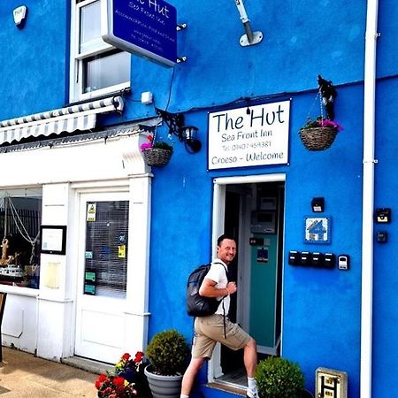 The Hut Wales - A Sea Front Inn Holyhead Esterno foto